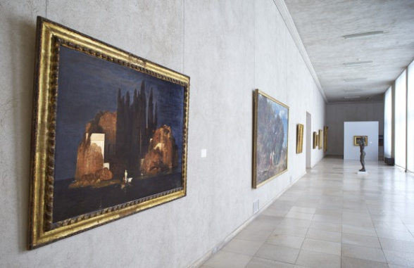 Arnold Böcklin, Die Toteninsel, 1880, Öl auf Leinwand, Kunstmuseum Basel (erworben 1920), im Foto zu sehen ganz links im Vordergrund, Foto: Simon Schmid, NB.