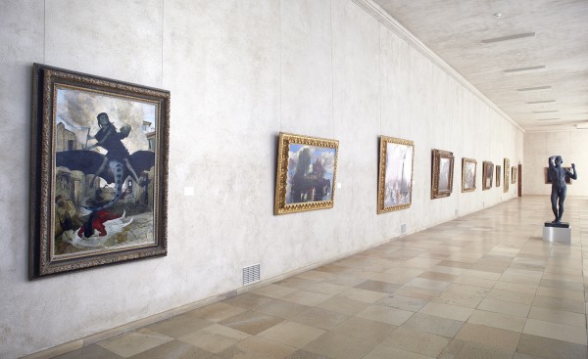 Arnold Böcklin, Die Pest, 1898, gefirnisste Tempera auf Tannenholz, Kunstmuseum Basel (erworben 1901), im Foto zu sehen ganz links im Vordergrund, Foto: Simon Schmid, NB.