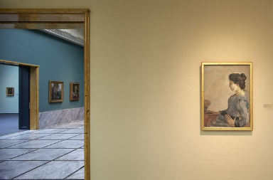 Ferdinand Hodler, Ritratto di Hélène Weiglé, 1889, olio su tela, Kunsthaus Zürich (acquisto 1918), visibile a destra nella foto in primo piano, Foto: Simon Schmid, BN.